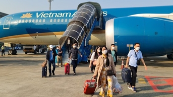 Hàng không tiếp tục giảm giá để kích cầu du lịch mùa thu