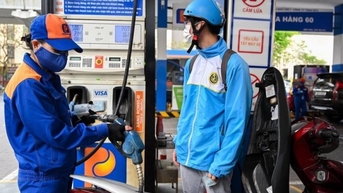 Giá dầu giảm 2% do nhu cầu của Trung Quốc yếu hơn
