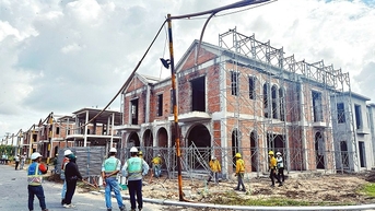 Doanh nghiệp bất động sản nỗ lực xoay vốn