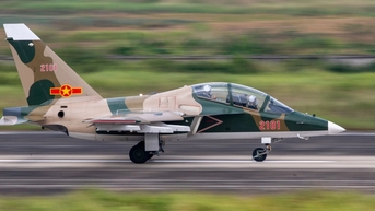 Máy bay quân sự Yak-130 rơi tại Bình Định, 2 phi công nhảy dù thoát nạn