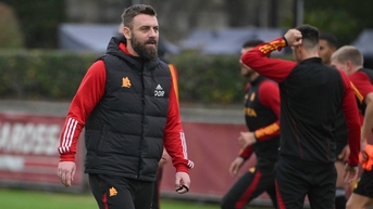 De Rossi muốn được ủng hộ như Mourinho