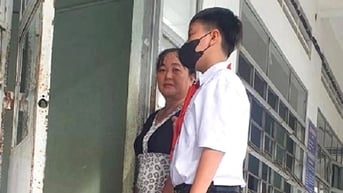Học bổng 'Chắp cánh ước mơ': Con phải là chiến binh
