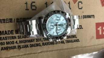 2 người nước ngoài trộm đồng hồ Rolex cùng nhiều nữ trang