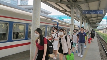Giảm giá vé tàu cho tân sinh viên nhập học