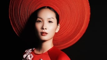 NTK Thủy Nguyễn mang lời hát 'Dạ cổ hoài lang' vào bộ sưu tập mới