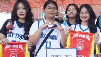 TP.HCM: Gần 1.000 học sinh THPT hào hứng thi bóng rổ