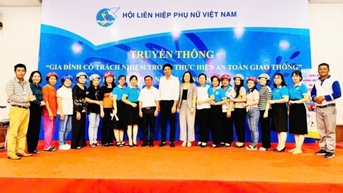 Truyền thông “Gia đình có trách nhiệm trong thực hiện an toàn giao thông” cho hội viên, phụ nữ tại Cần Thơ