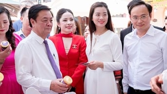 Bộ trưởng Lê Minh Hoan hỏi, tài nguyên Việt Nam phong phú, sao sản phẩm OCOP khiêm tốn thế?