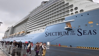 Cảng quốc tế Cam Ranh đón tàu biển quốc tế SPECTRUM OF THE SEAS đến tham quan