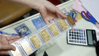 Giá vàng treo cao chờ vía Thần tài