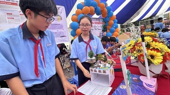 Không được lấy ý kiến đại diện phụ huynh với hoạt động ngoài giờ chính khóa