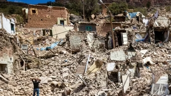 Chạy đua với thời gian để tìm người sống sót ở Morocco