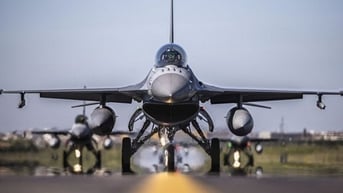 Iran từng suýt sở hữu hàng trăm tiêm kích F-16 Mỹ