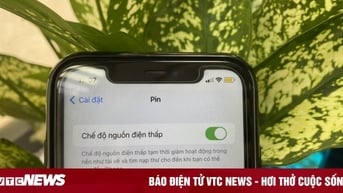 Tại sao biểu tượng pin iPhone có màu vàng?