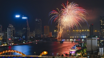 ទីក្រុង Da Nang គឺជាគោលដៅទេសចរណ៍រដូវក្តៅបំផុតរបស់ភ្ញៀវទេសចរវៀតណាម។