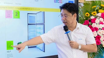 Xin đổi hoa 20-11 thành tập, sữa cho học sinh và thông điệp đổi mới của thầy hiệu trưởng