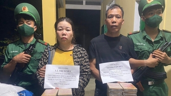 Bắt 2 đối tượng vận chuyển 34 bánh heroin ở biên giới