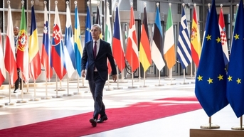 NATO 사무총장, 우크라이나가 러시아 군사 시설을 '무력화'하도록 해야 한다고 주장, 프랑스 대통령 지지, 모스크바 발언