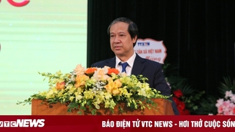 Bộ trưởng GD&ĐT nhắn nhủ thầy cô giáo phát huy trí lực, tô điểm nghề dạy học