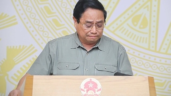 Thủ tướng nhiều lần nghẹn giọng, bật khóc khi đề cập tới mất mát của người dân do bão Yagi