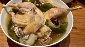 Loại hoa là thảo dược vàng có vị ngọt giúp hạ đường huyết, bổ gan thận, làm 3 món canh ngon này càng bổ dưỡng