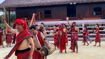 A Rieu Car - ពិធីបុណ្យដើម្បីពង្រឹងសាមគ្គីភាពរវាងភូមិ