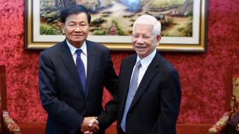 Tổng Bí thư, Chủ tịch nước Lào gặp hai nguyên Chủ tịch nước Việt Nam