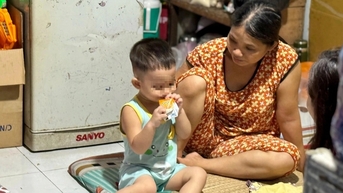 Tâm sự buồn của nữ công nhân 10 năm chưa nếm mùi bánh Trung thu