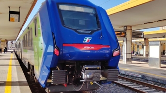 Những đoàn tàu chạy bằng pin đầu tiên ở châu Âu