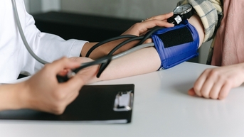 Người huyết áp cao cần lưu ý gì ngày tết?