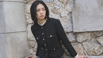 Đây là cách mặc đẹp quần jeans xanh cuối đông