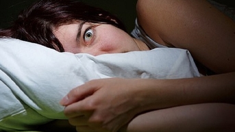 Cách giảm gặp ác mộng và cải thiện chất lượng giấc ngủ