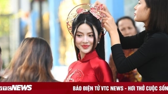 Cô dâu Chu Thanh Huyền đẹp lộng lẫy chờ chú rể Quang Hải