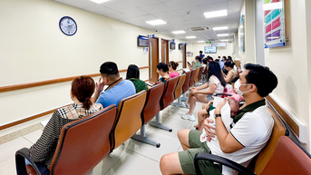 Nhiều người chảy máu cam do nắng nóng