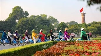 Cột cờ Hà Nội - biểu tượng lịch sử của Thủ đô