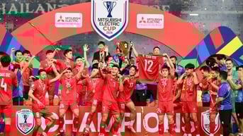 Hẳn nhiên là bóng đá!