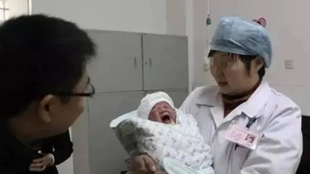 Mẹ đi xét nghiệm ADN thì hối hận vô cùng