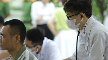 Phạm nhân trại giam Thanh Xuân, Hà Nội được khám chữa bệnh, xem văn nghệ