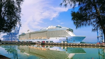 Super ship Spectrum of the Seas នាំភ្ញៀវទេសចរជាង 4,000 នាក់ទៅកាន់ Ba Ria - Vung Tau