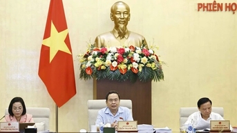 Cần trao quyền thực chất cho nhà giáo