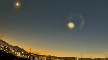 Mạng xã hội Trung Quốc xôn xao khi phát hiện UFO trên bầu trời đêm