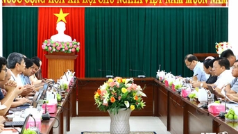 គណៈកម្មាធិការប្រជាជនខេត្តធ្វើការជាមួយមន្ទីរធារាសាស្ត្រ និងតំណាងធនាគារពិភពលោក