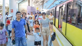 300 triệu lượt khách đi xe buýt, metro trong 9 tháng đầu năm