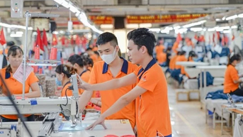 Ngành dệt may chuyển đổi 'kép' để tiến xa hơn
