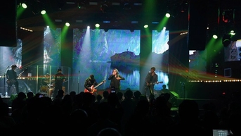 Ngũ Cung đưa Cô đôi Thượng Ngàn, Sơn Đoòng vào nhạc Rock