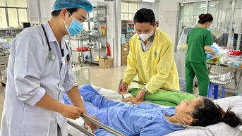 Đưa con đi khám bệnh, người mẹ trẻ bỗng khó thở rồi ngừng tim 10 phút