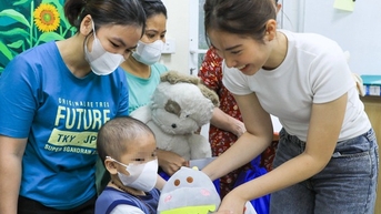 Món quà sinh nhật muộn cho bệnh nhi ung thư từ ‘Ước mơ của Thúy’