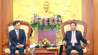 ប្រធានគណៈកម្មាធិការសេដ្ឋកិច្ចមជ្ឈិម បានទទួលជួបឯកអគ្គរដ្ឋទូតកូរ៉េប្រចាំនៅវៀតណាម