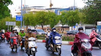 Mưa dông diện rộng ở TPHCM và Nam bộ nhiều ngày tới