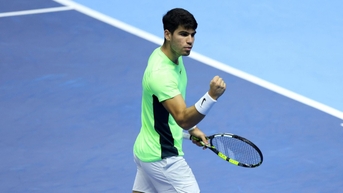 Alcaraz thắng trận đầu ở ATP Finals